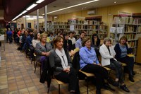 Una quarantena de persones assisteixen a la conferència de Nàdia Ghulam