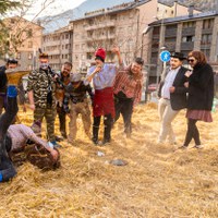 Youtubers, vacunes i pandèmia protagonistes del Ball de l'Ossa retransmès en directe per primer cop i amb les 200 localitats presencials exhaurides
