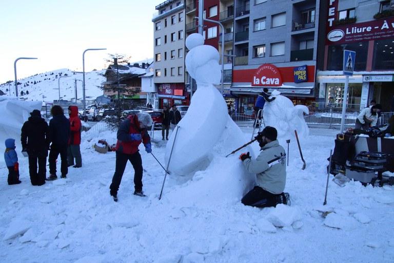 Concurs internacional d'escultures monumentals sobre neu