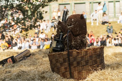 El Ball de l'Ossa, patrimoni cultural immaterial de la UNESCO.