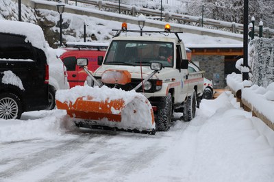 Treta de neu a Encamp.