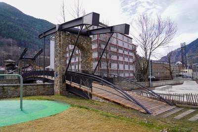 Rehabilitació del pont de la Mola.