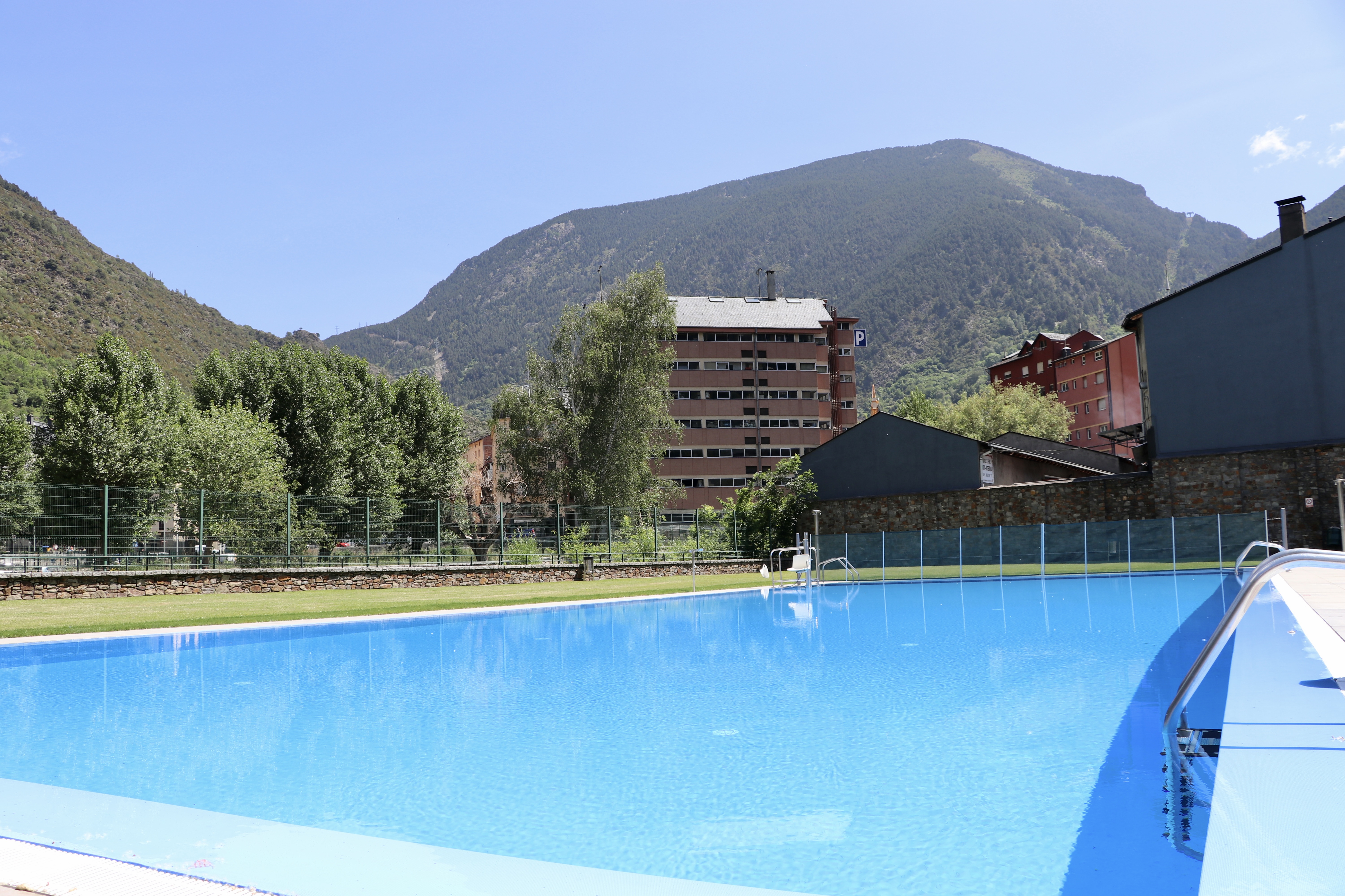 20230623 piscina de la mola @comuencamp (4).jpg